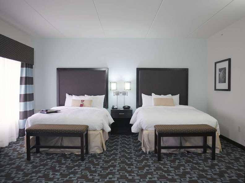Hampton Inn & Suites Nashville At Opryland Room photo