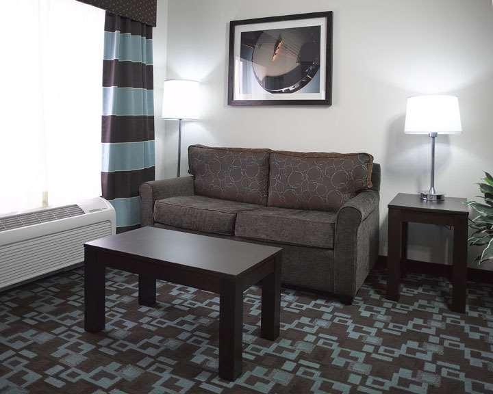 Hampton Inn & Suites Nashville At Opryland Room photo